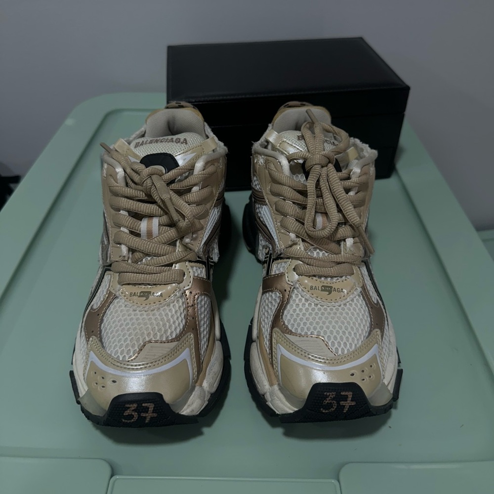 Balenciaga runners